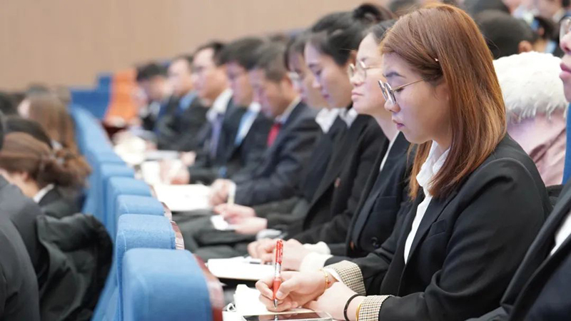 篤行致遠礪初心 賦能提質(zhì)譜新篇——新華高級中學舉行新學期全體教職工大會